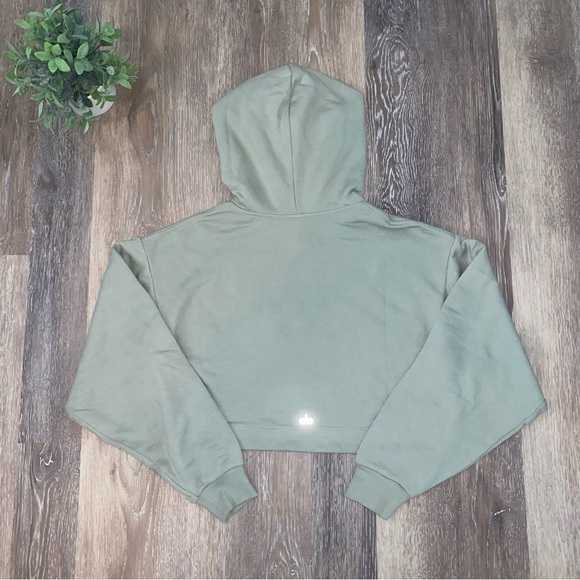 ALO Yoga Limestone Bae Hoodie - Picture 4 of 4